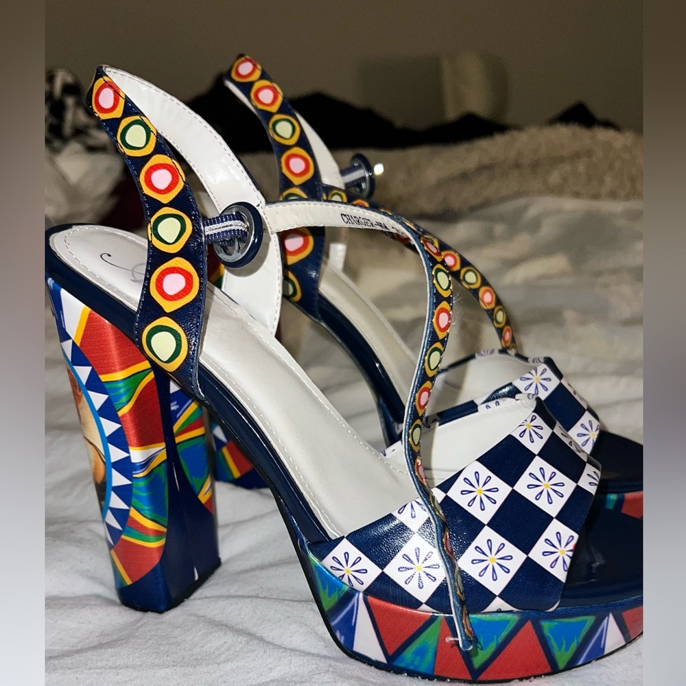 RARE Spanish Tuscan Style Dolce & Gobanna Inspired Conquestador Heels Vibrant